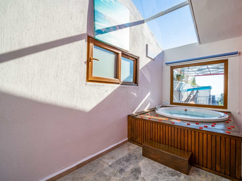  gece  -  Kasım
  | Kalkan İslamlar Balayı Villası: Taş ve Ahşabın Romantik Uyumu